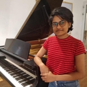 Aayushi - Online Piano  teacher 