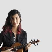 Claudia - Online Viola Violin  teacher 