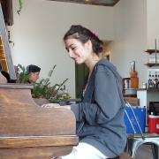 Ashley - Online Cello Guitar Piano Ukulele Voice  teacher 