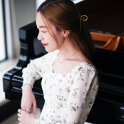 Melody - Online Piano  teacher 