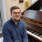 Noah - Online Piano  teacher 