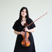 Miona - Online Piano Ukulele Violin  teacher 